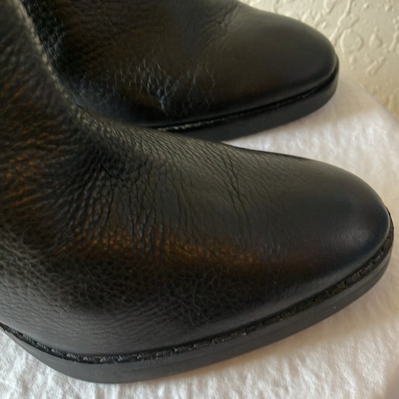 Kate Spade: Black Pebbled Leather Mannie Bow boots- 8.5 - Picture 5 of 16